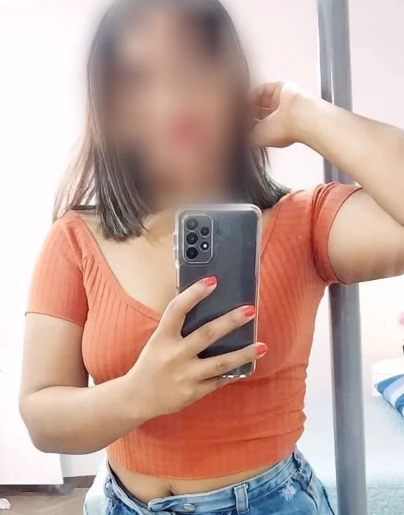 Celina, 26