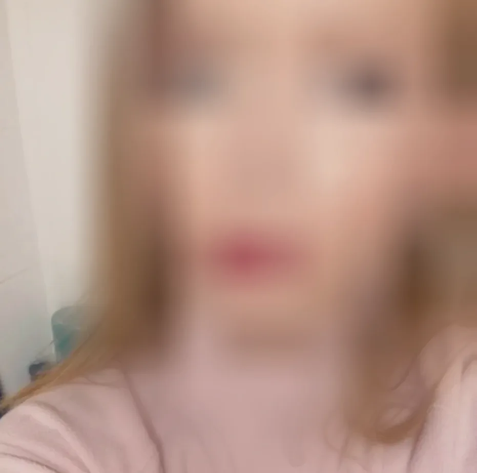 Ela, 26