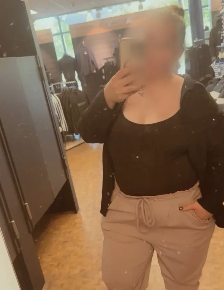 Kim, 27