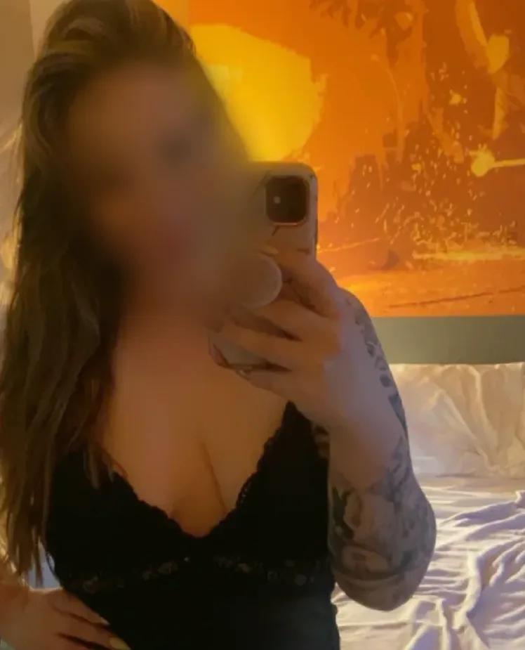 Laura, 29