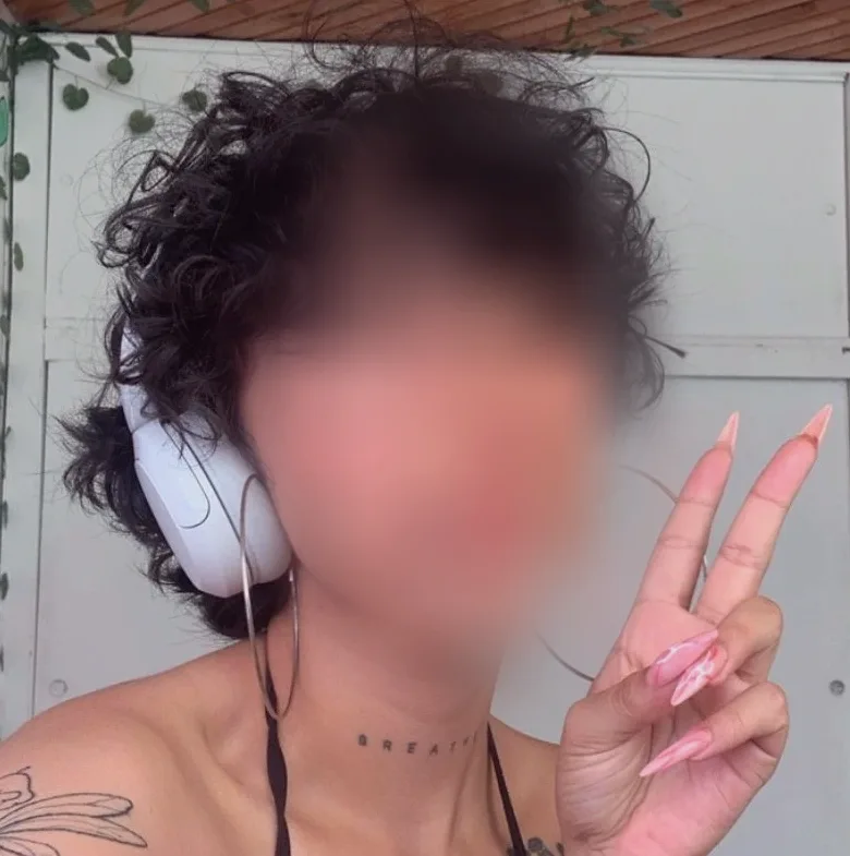 Marie, 26